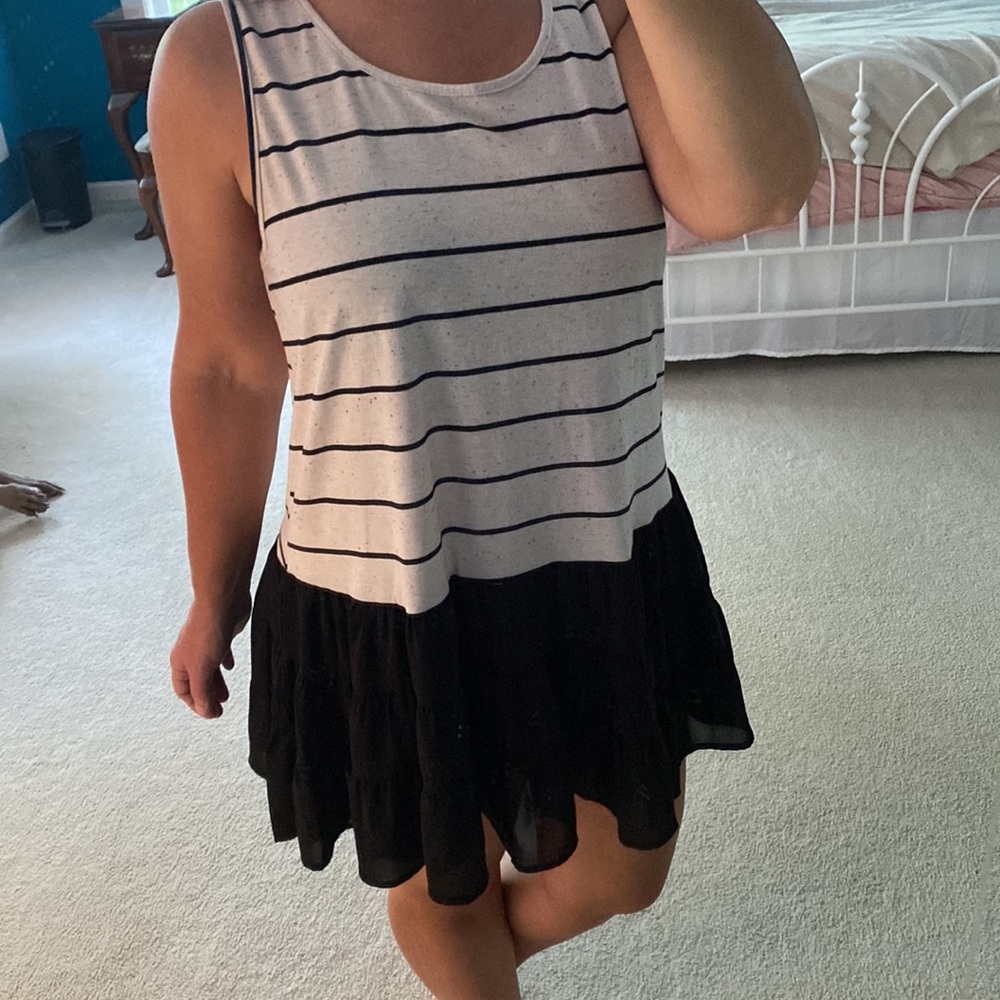 Umgee USA medium casual dress tunic or swim cover up.